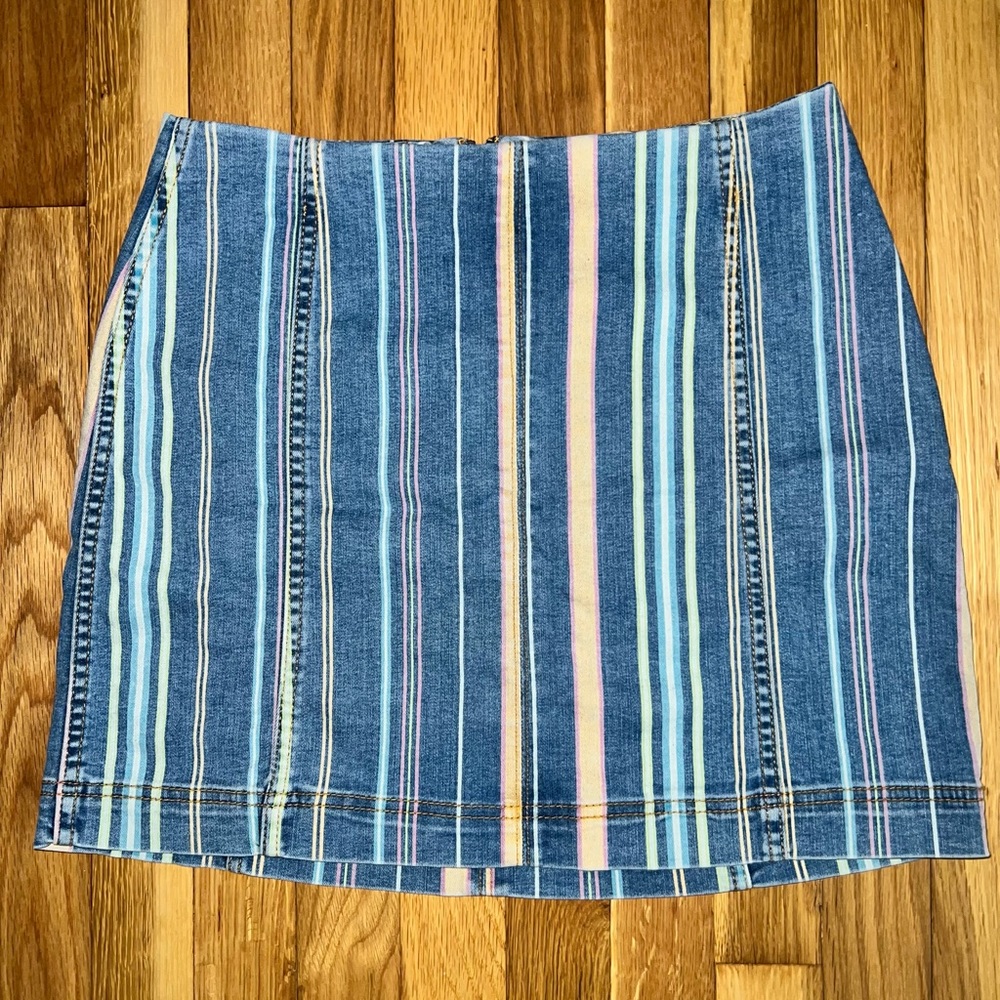 Striped mini skirt